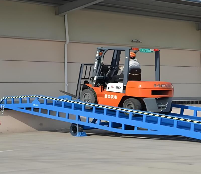 通辽移动式卸货平台（叉车用）